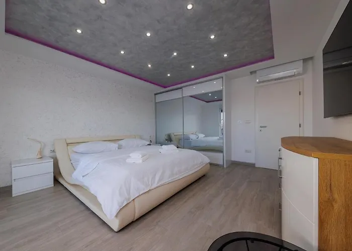 Vila Juky Kaštela
