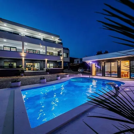 Juky Villa *